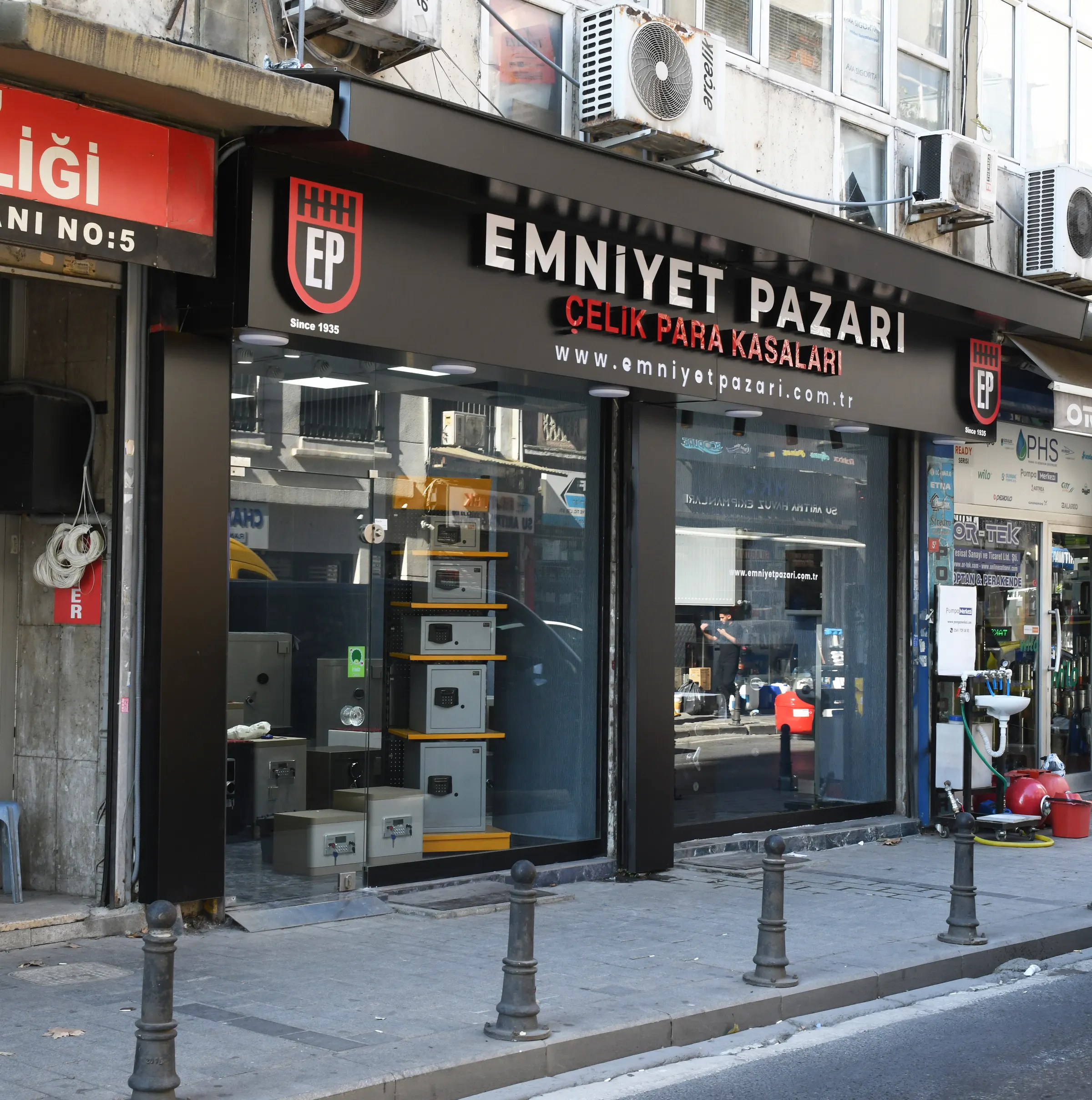 Emniyet Pazarı Beyoğlu Store
